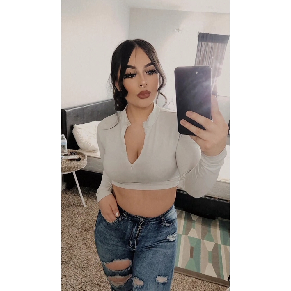 Meet your Posher, Evelin